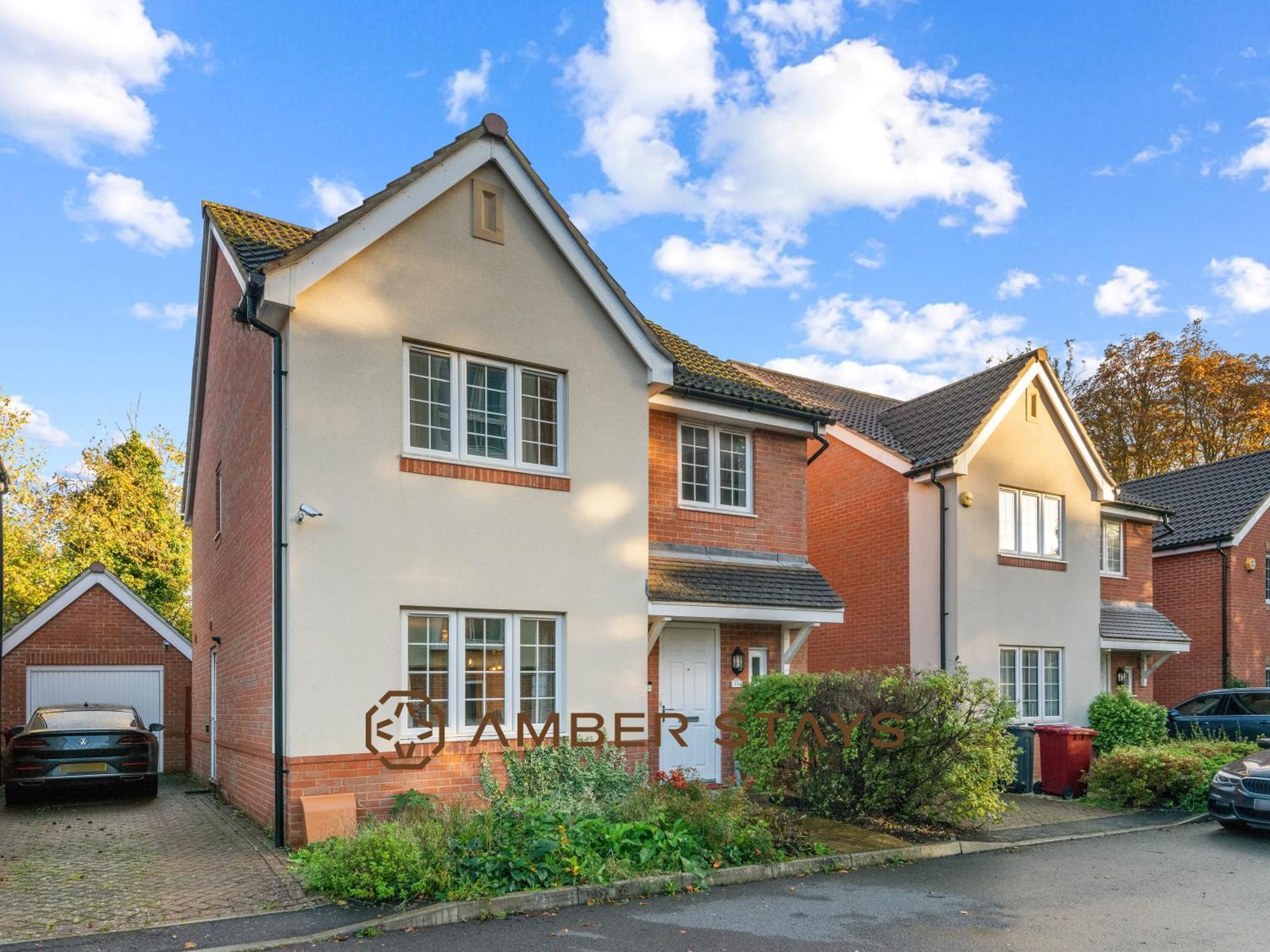 Spacious 5 Bed House In Reading By Amber Stays, Perfect For Business & Contractors, Sleeps 12! المظهر الخارجي الصورة