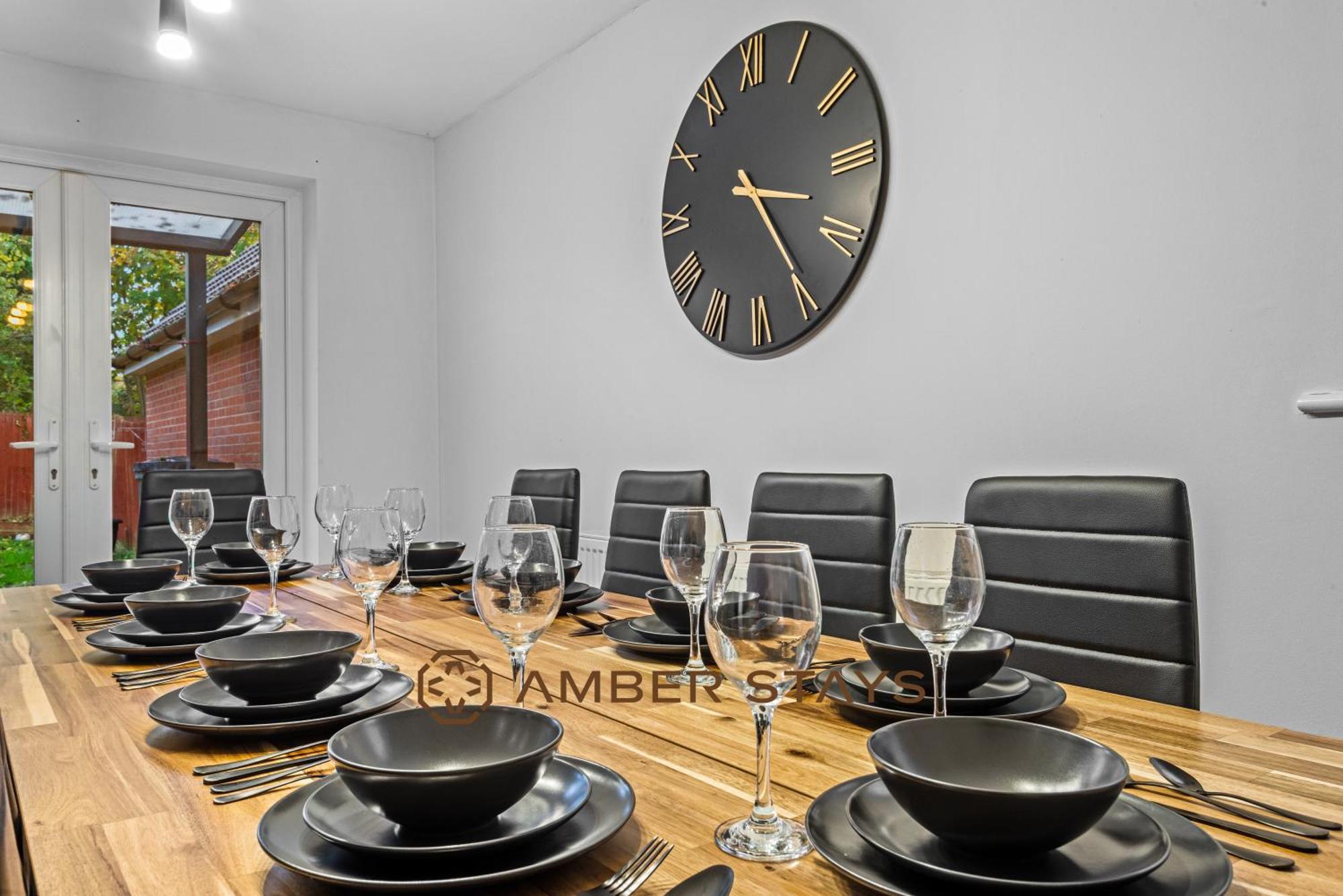 Spacious 5 Bed House In Reading By Amber Stays, Perfect For Business & Contractors, Sleeps 12! المظهر الخارجي الصورة