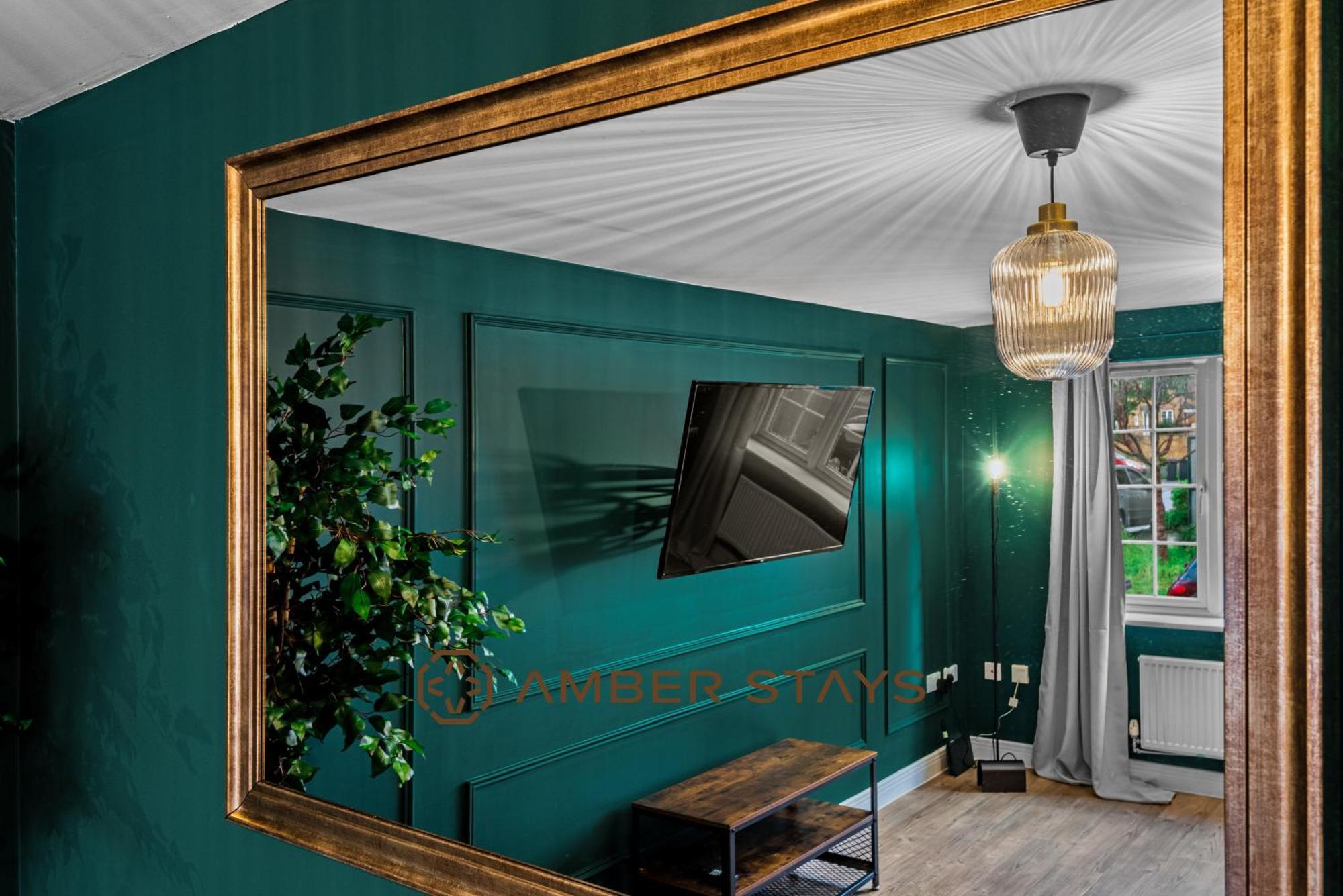 Spacious 5 Bed House In Reading By Amber Stays, Perfect For Business & Contractors, Sleeps 12! المظهر الخارجي الصورة