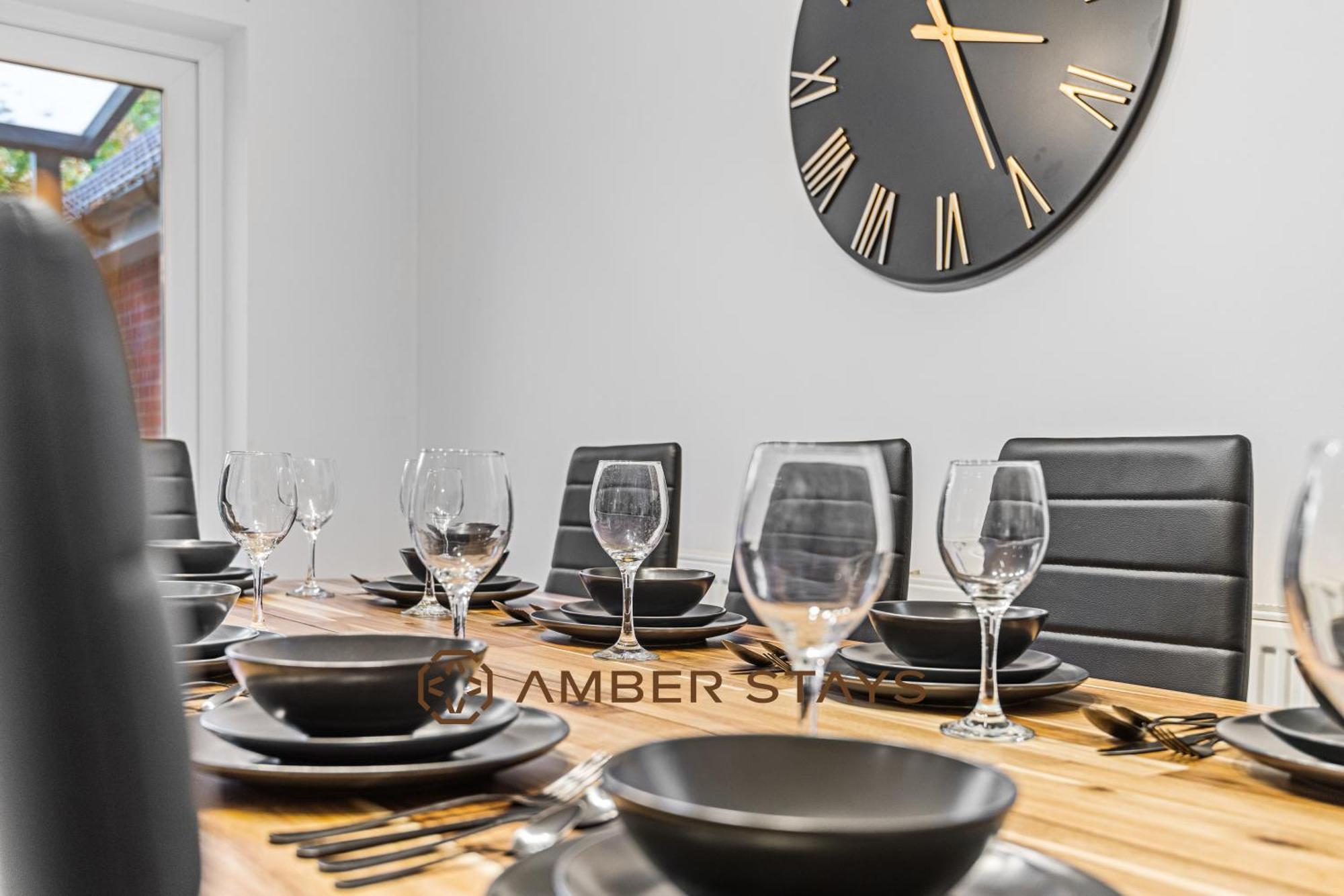 Spacious 5 Bed House In Reading By Amber Stays, Perfect For Business & Contractors, Sleeps 12! المظهر الخارجي الصورة