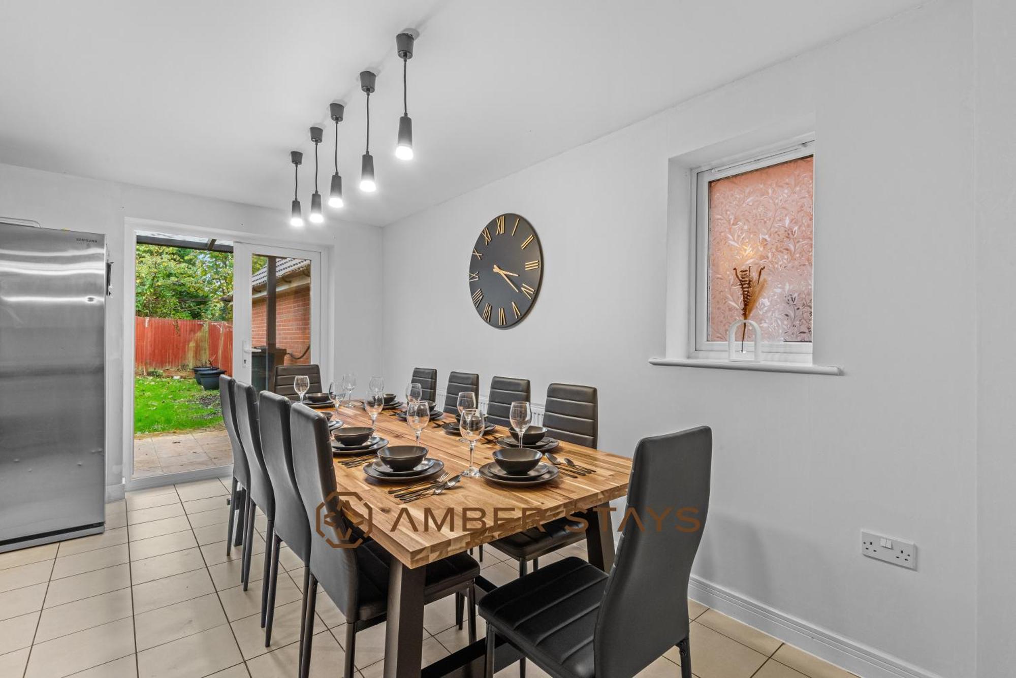 Spacious 5 Bed House In Reading By Amber Stays, Perfect For Business & Contractors, Sleeps 12! المظهر الخارجي الصورة